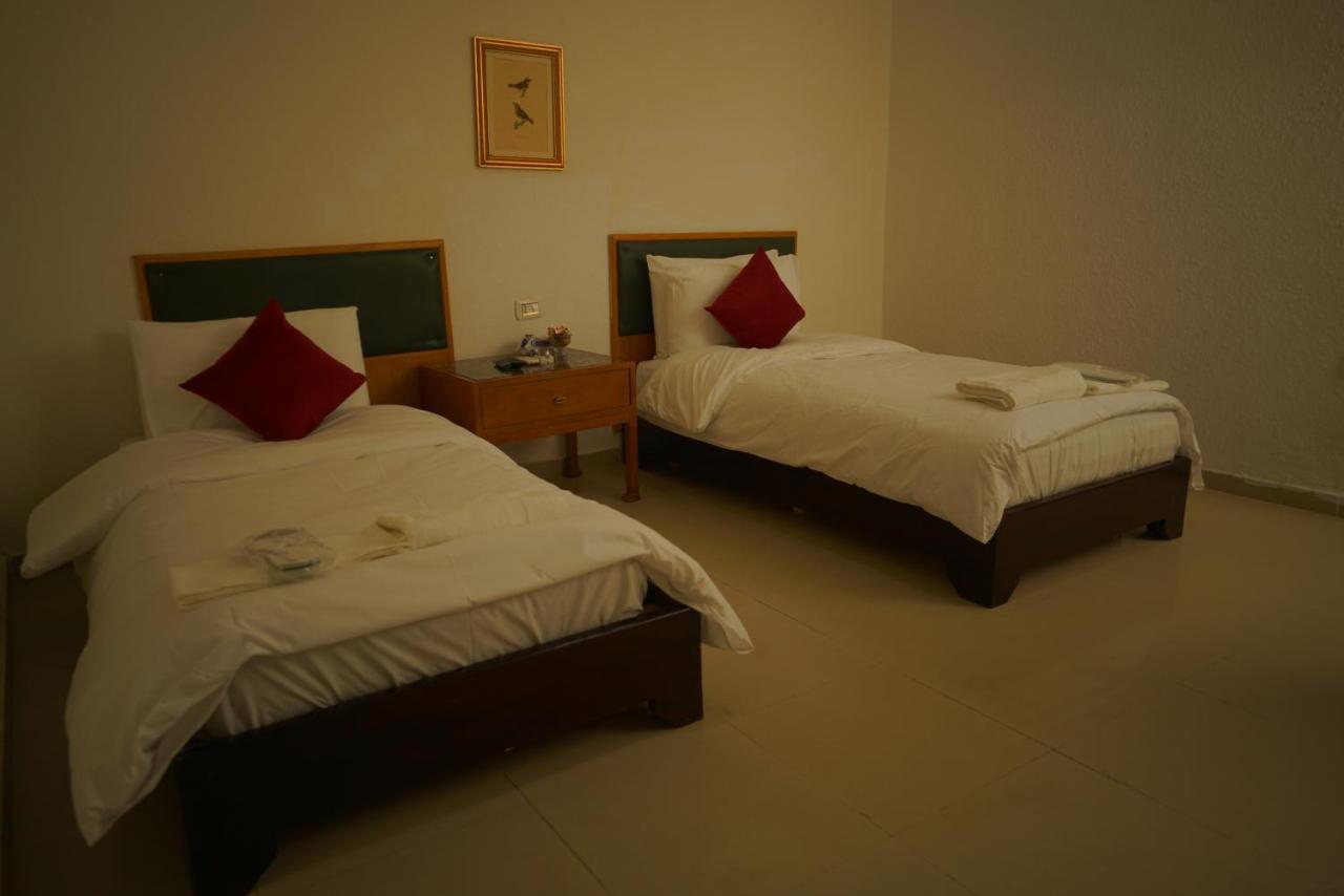 Petra Home Hotel Wadi Musa Exterior photo